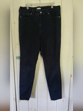 Good American Dark Wash Jean Size 14-18